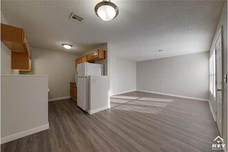 Building Photo - 1324 N Minneapolis St