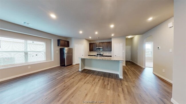 Building Photo - 5789 Cerrillos Dr