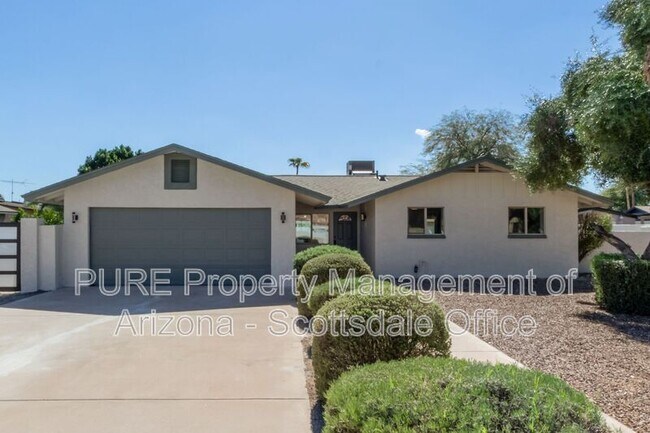 Building Photo - 5723 E Estrid Ave