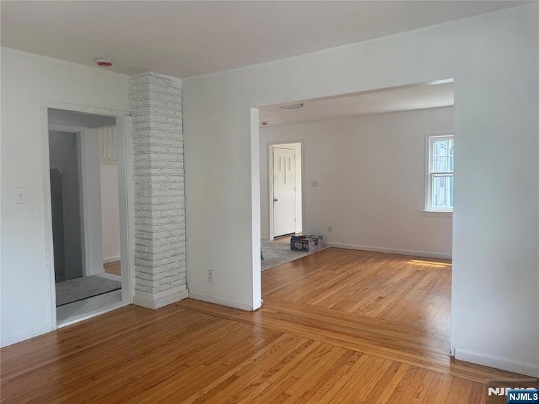 Foto del edificio - 517 Maple Ave
