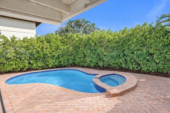 Building Photo - 1844 NE 26th Ave