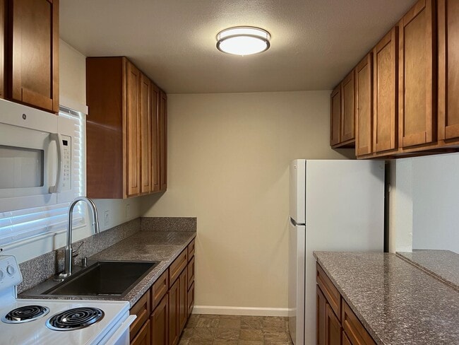 Building Photo - 36976 Mulberry St