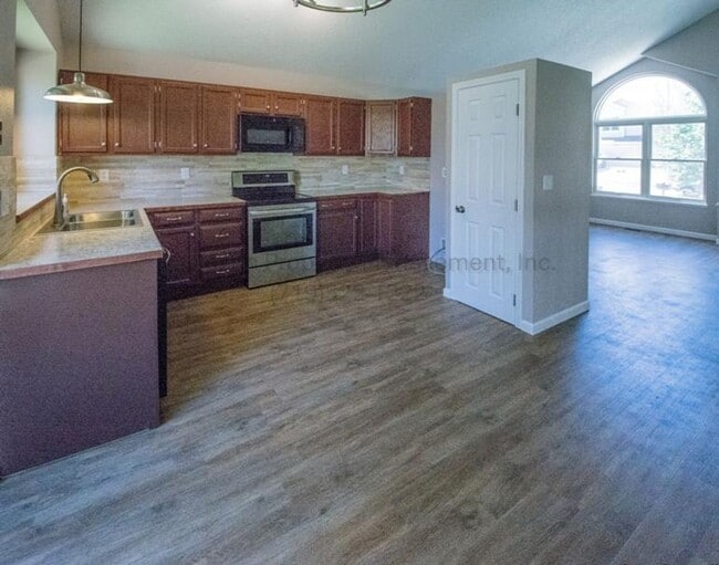 Photo - Wonderful 3 bedroom House in the Powers Co...