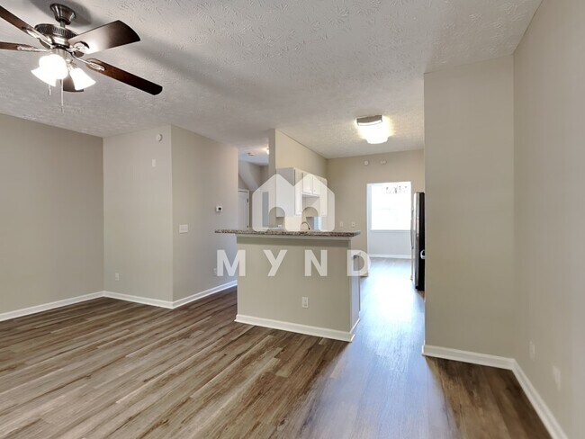 Building Photo - 6321 Ellenwood Dr