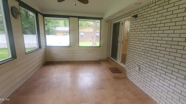 Foto del edificio - 12998 Mandarin Point Ln