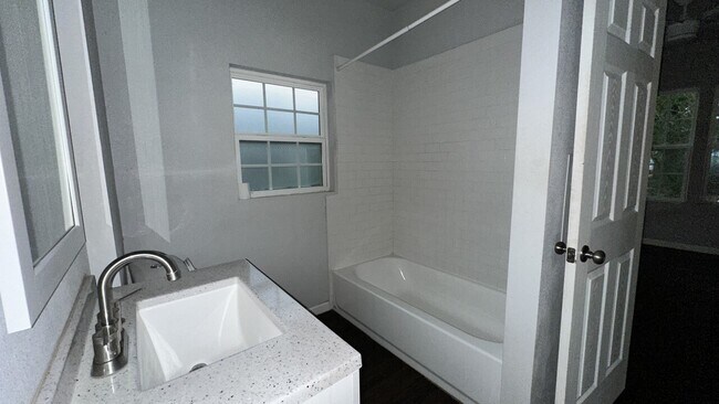 Foto del edificio - 538 W Wood