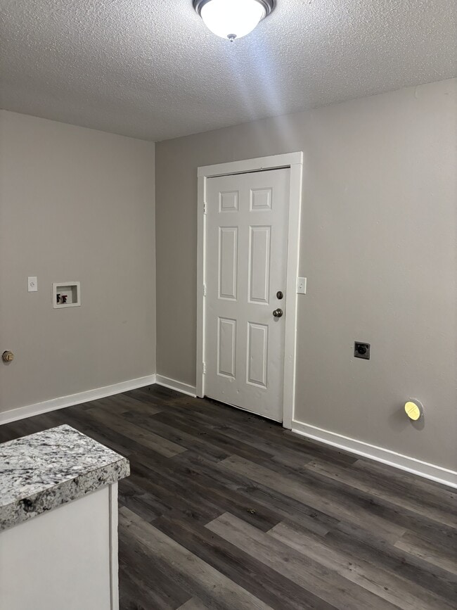 Building Photo - 5332 Bitter Creek Dr