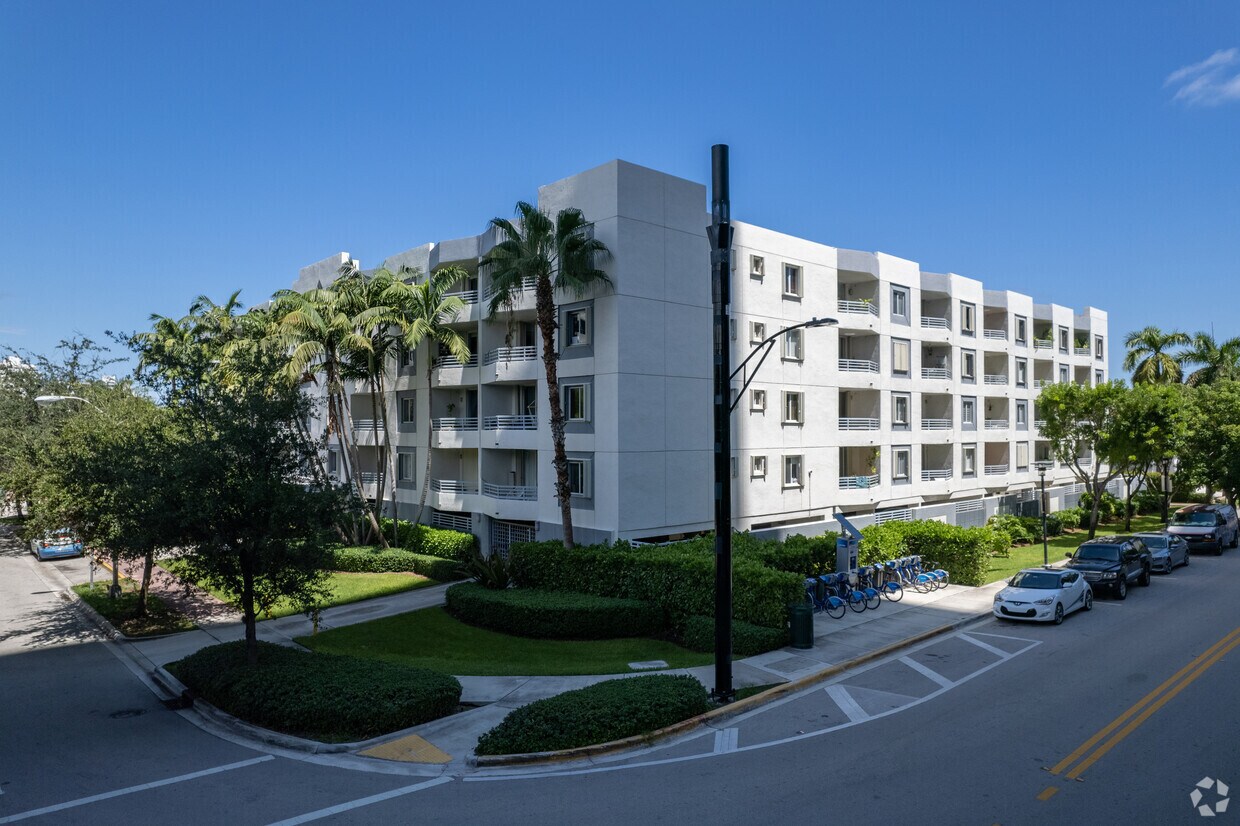 Foto principal - 1401 Bay Rd
