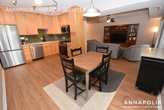 Building Photo - 791 fairview avenue #f