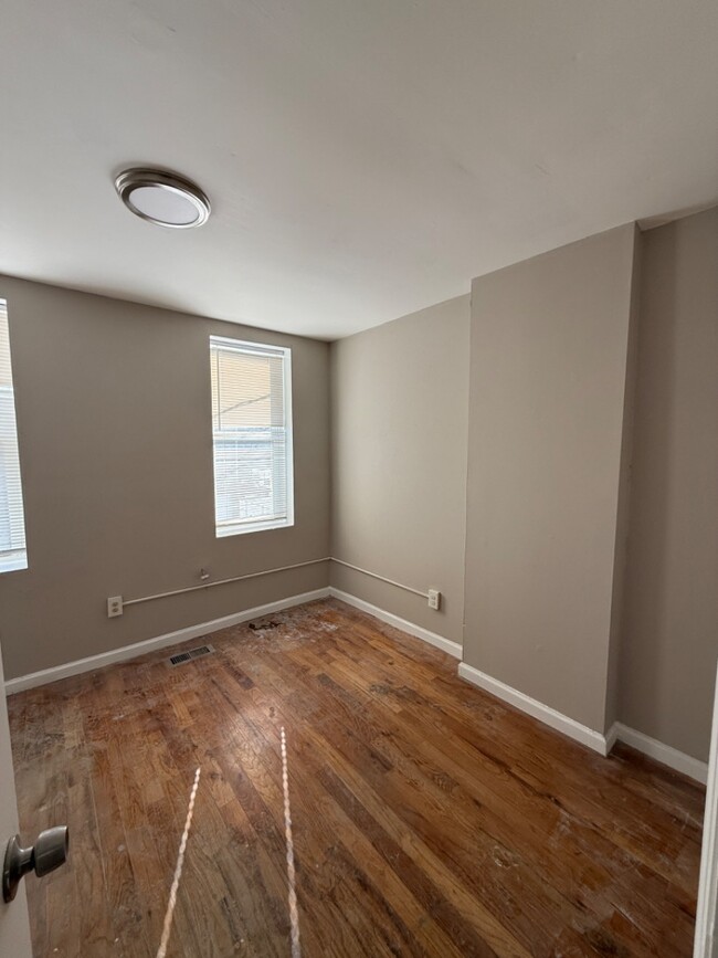 Building Photo - 639 Cherrier Ct
