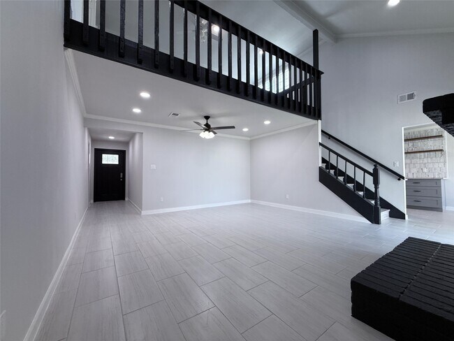 Building Photo - 6518 Briar Terrace Dr