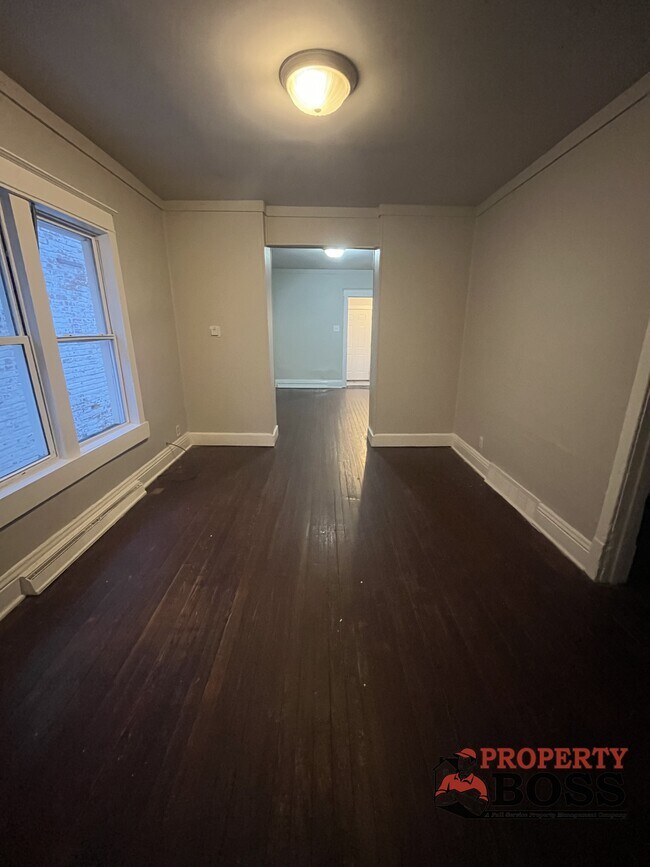 Foto del edificio - 3904 Madison St