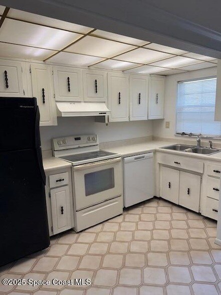Foto del edificio - 2511 Country Club Dr
