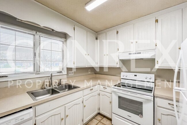 Building Photo - Beautiful 3 Bedroom Home in Monrgomery!