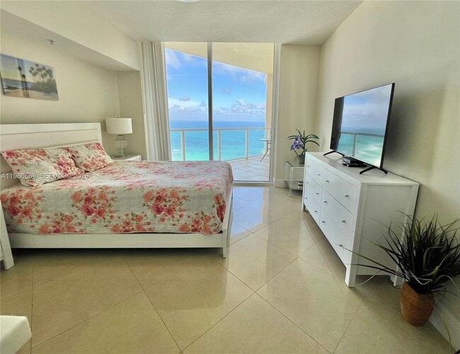 Foto del edificio - 16699 Collins Ave