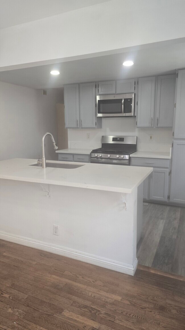 Building Photo - 22310 Meyler St