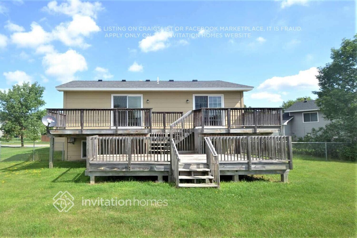 Foto del edificio - 13240 181st Ln NW