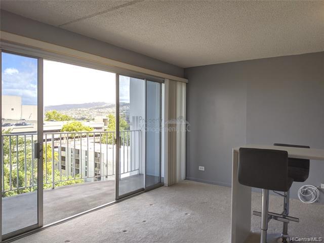 Building Photo - 710 Lunalilo St
