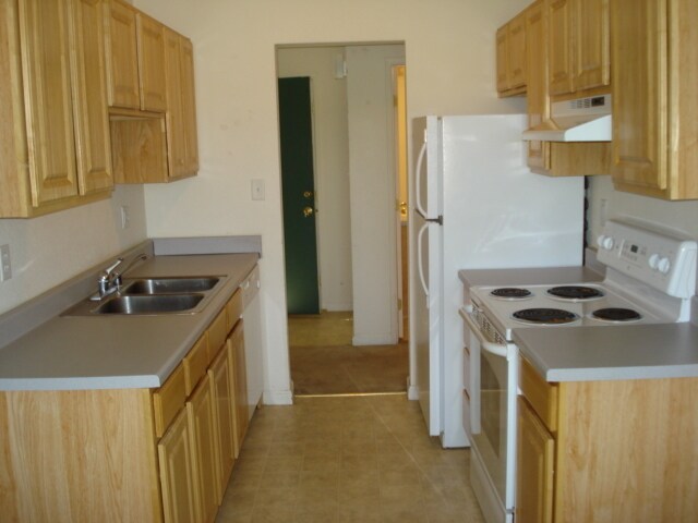 Building Photo - 3913 Clearacre Lane #141
