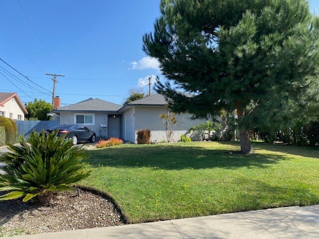 Building Photo - 1815 N Westwood Ave