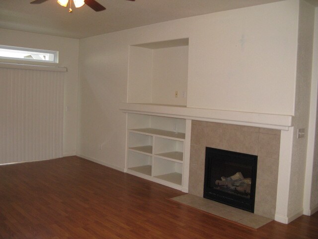 Building Photo - 3147 Blue Bells Ct