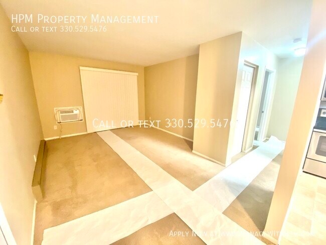 Building Photo - Half Off Rent Special! 509 Harmon St in No...