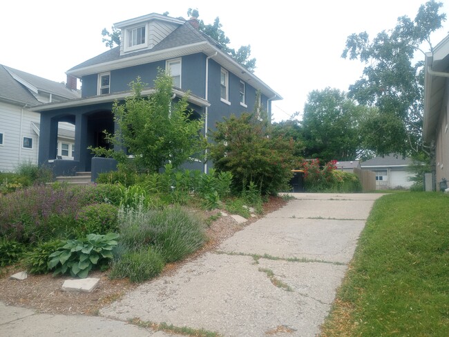 front side drive - 5804 W Wells St