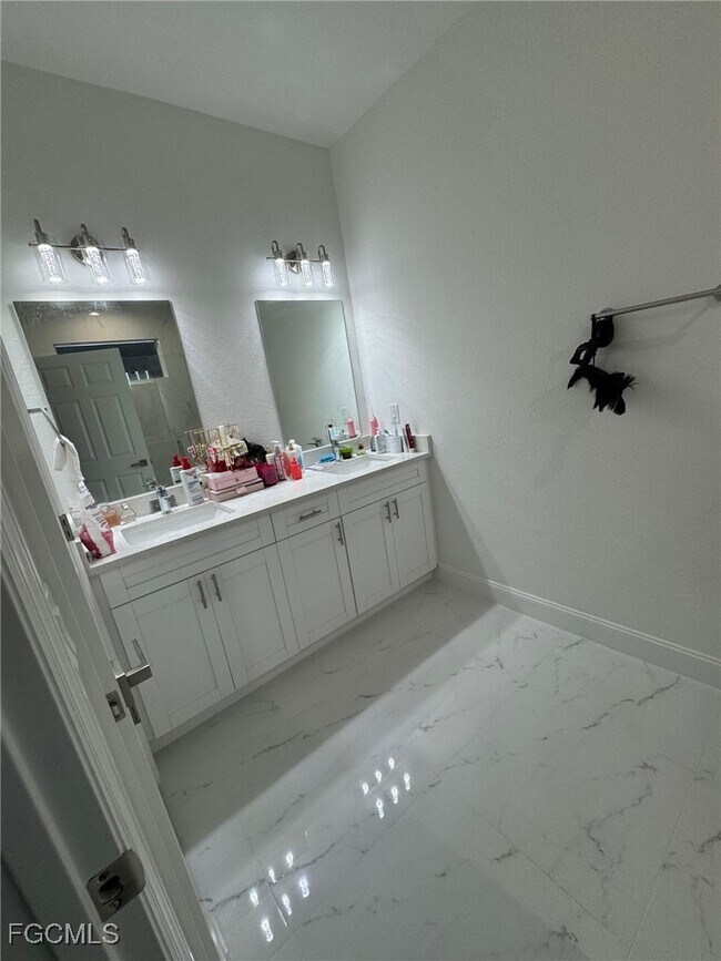 Foto del edificio - 4607 June Ave N