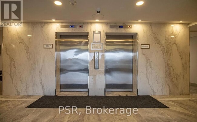 Photo du bâtiment - 2900-2900 Battleford Rd