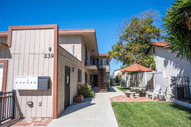 Building Photo - 239 G St