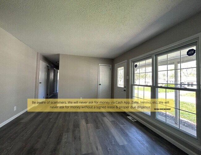 Foto del edificio - 1358 Cabrillo Dr