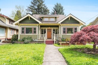 Building Photo - 3206 NE 11th Ave