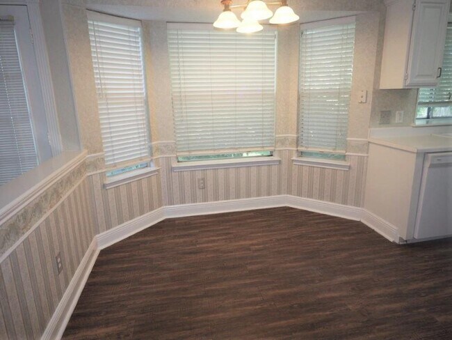 Building Photo - 15007 Wells Port Dr
