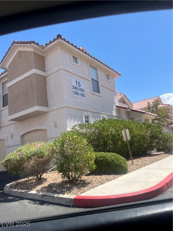 Foto principal - 8555 W Russell Rd