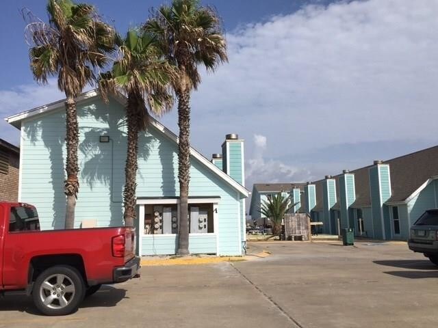 Primary Photo - 15201 Leeward Dr
