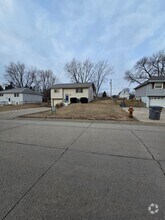 Building Photo - 1707 Hilltop Dr