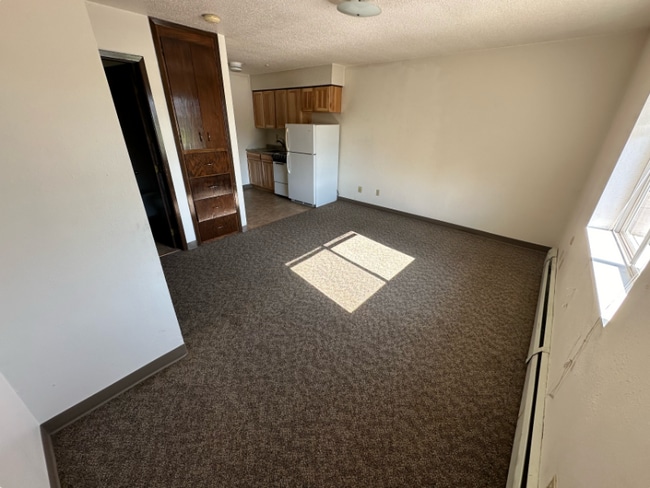 Foto del edificio - 320 Oak Ave N