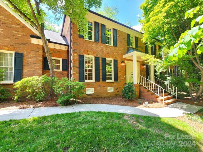 Foto del edificio - 1624 Chadmore Ln NW