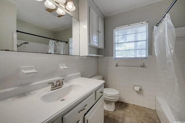 Building Photo - 505 N Hospital Dr