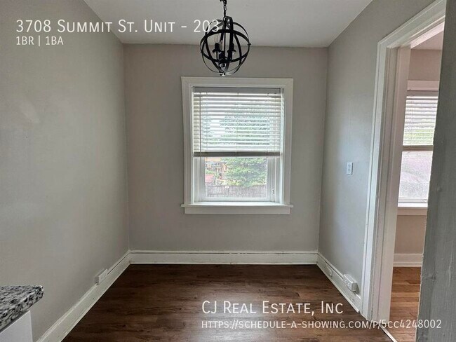 Building Photo - 3708 Summit St