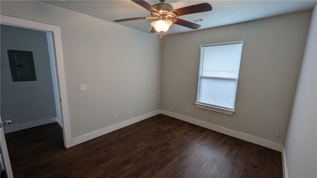 Building Photo - 134 Erin Pl