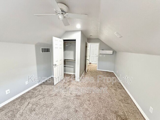 Foto del edificio - 330 W Highland St