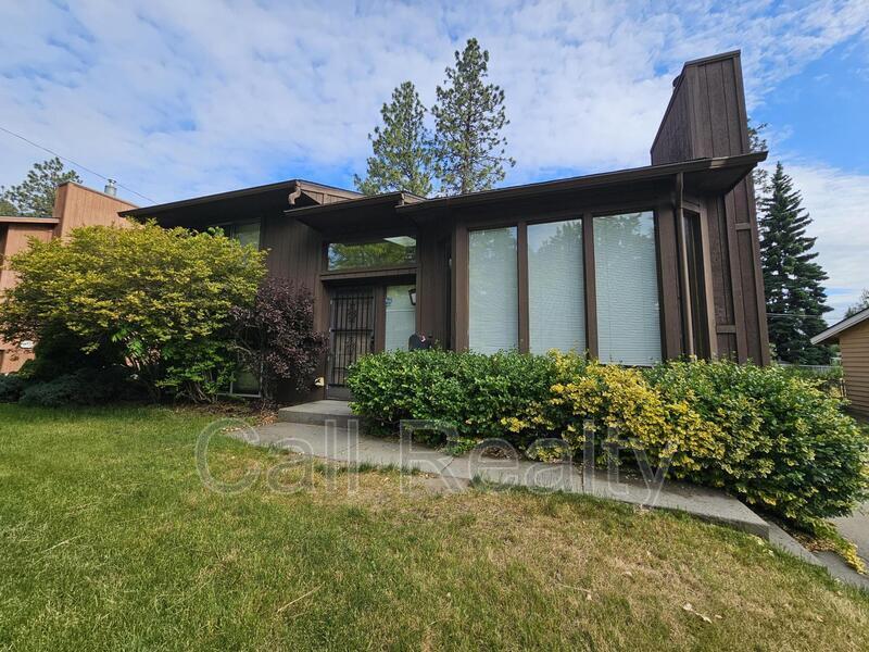 Primary Photo - 1533 E 39th Ave