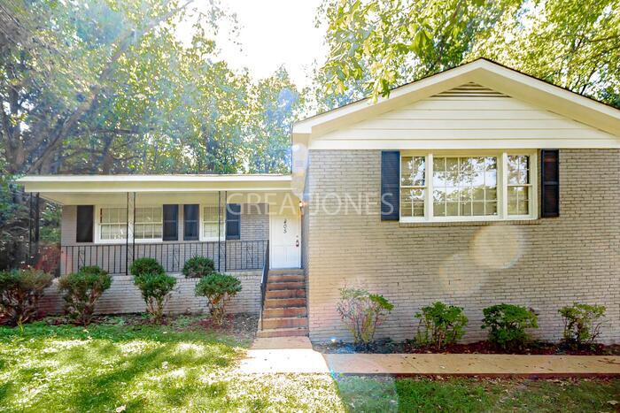 Foto principal - 405 Mountain Gap Rd SE