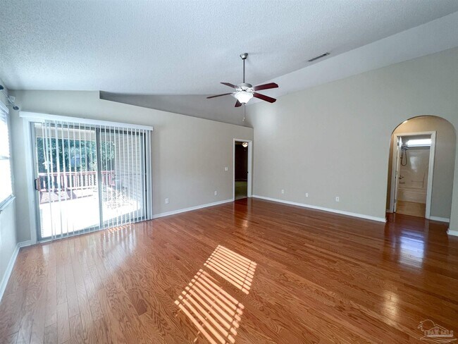 Foto del edificio - 702 Mozingo Ln