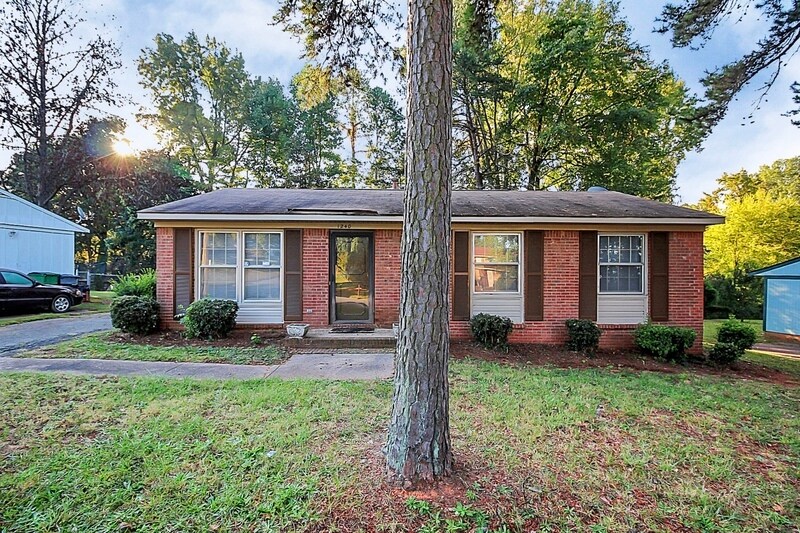 Primary Photo - 1240 Milan Rd E
