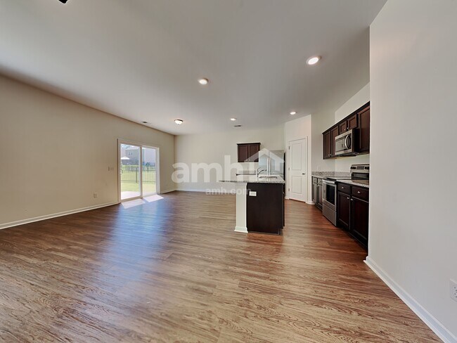 Building Photo - 123 Orion Way