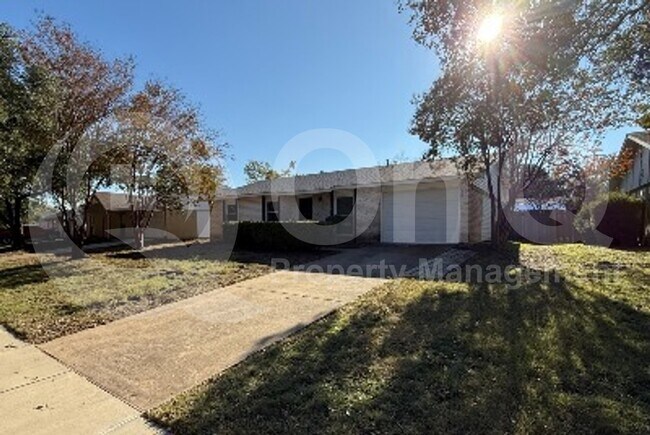 Foto del edificio - 3425 Cherrywood Ln
