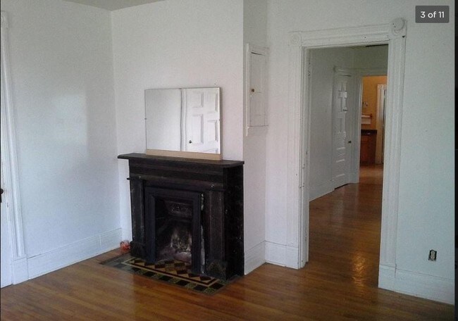 Building Photo - 117 N School St