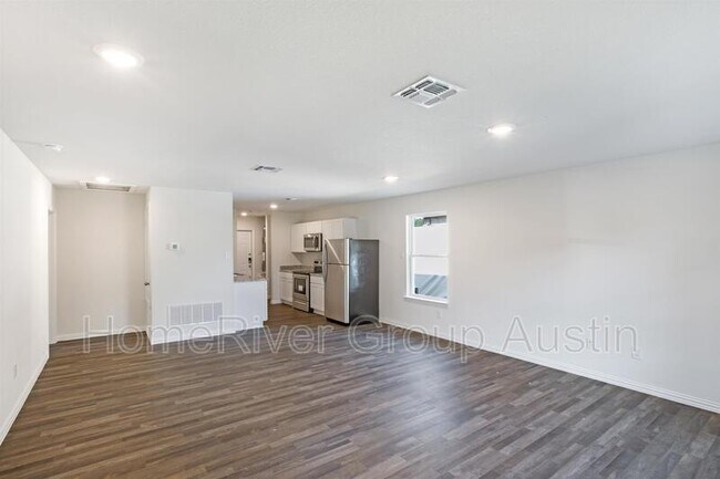 Building Photo - 2111 8th St